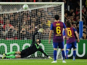Il rigore sbagliato da Messi contro Cech nel 2012