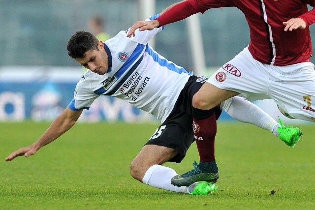 Davide Faraoni con la maglia del Novara