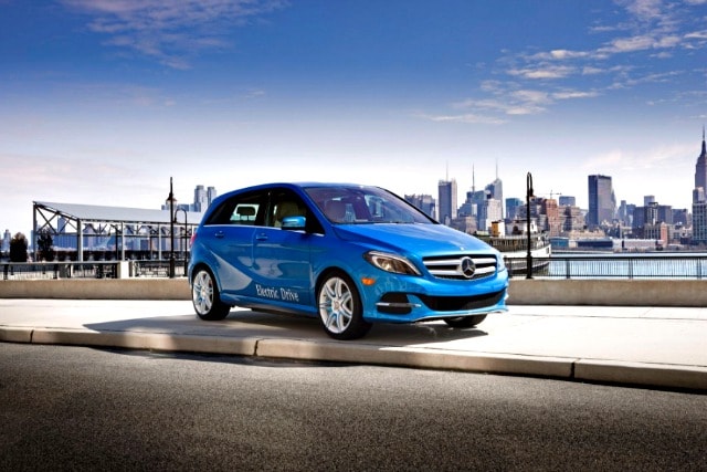 Mercedes B Class Electric Drive in regalo ai calciatori del Leicester per la vittoria della Premier