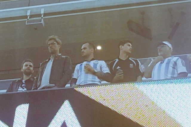 Jurgen Klopp allo stadio accanto al fratello/agente di Higuain