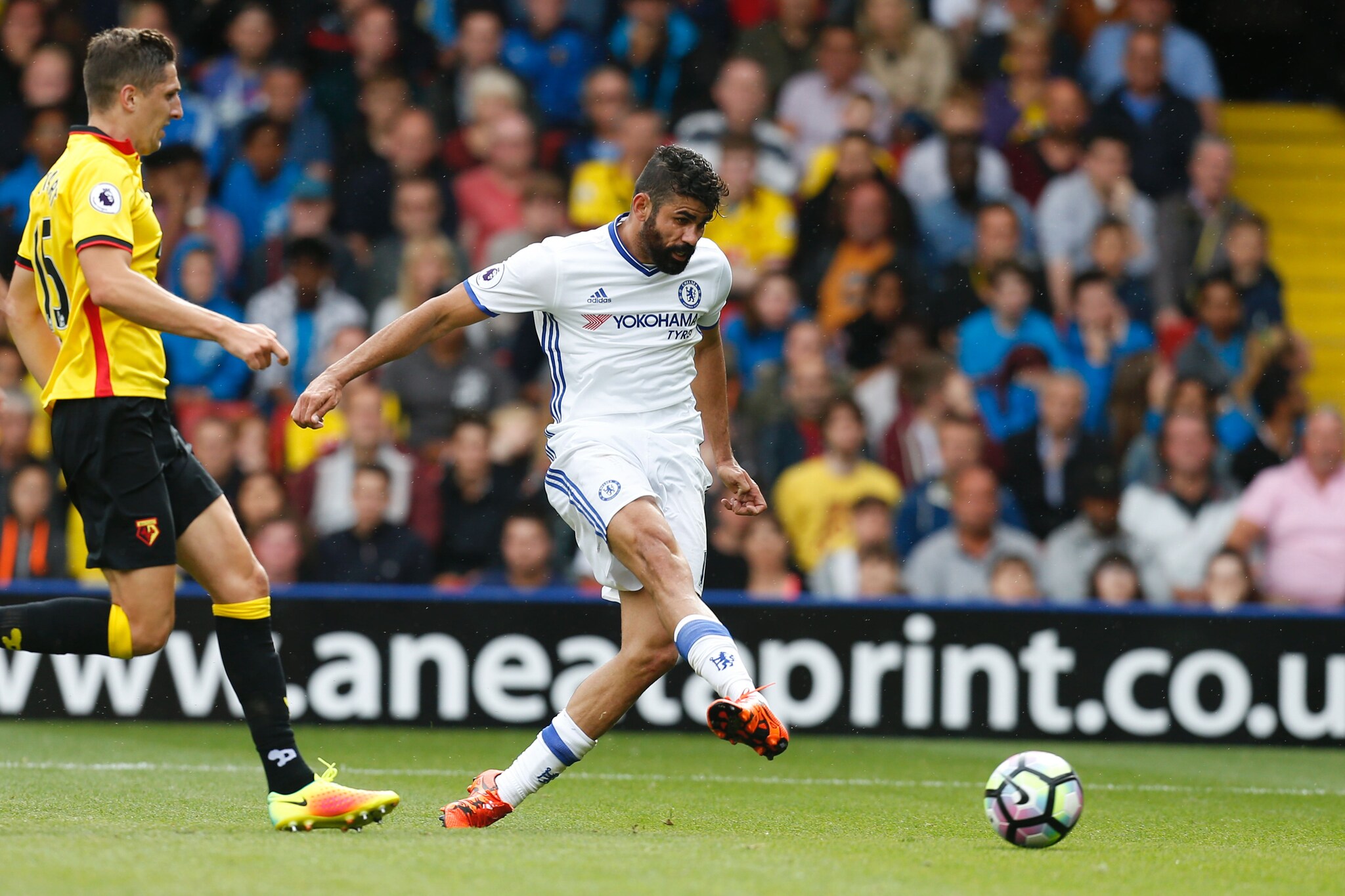 Diego Costa batte Gomes e regala la vittoria sul campo del Watford al Chelsea