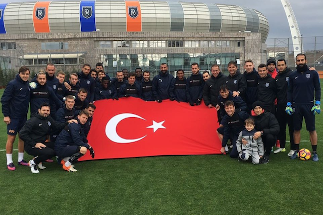 Il Başakşehir (foto Twitter @ibfk2014)