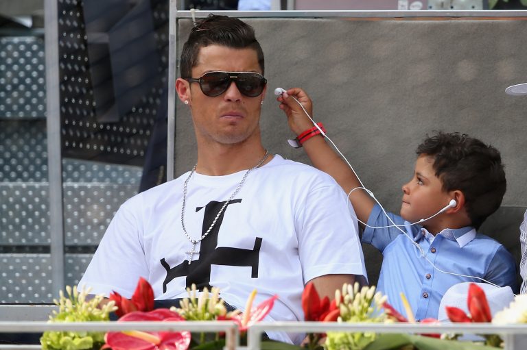 Löwe einsam Schlafen camisa ronaldo fenomeno Krankheit Dreieck Sich unterhalten