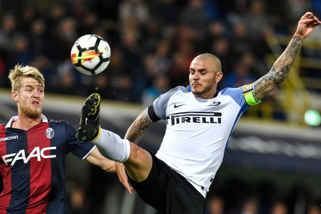 Mauro Icardi rasato a zero, nuovo look dopo i capelli biondo platino