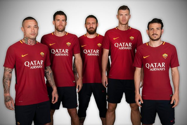 La Roma ufficializza l'accordo con Qatar Airlines (foto Twitter @officialAsRoma)