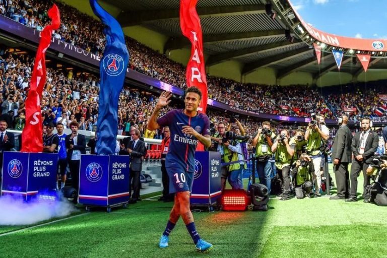 Il Psg e l'effetto Neymar: vendute oltre 900 mila maglie del brasiliano in  un anno