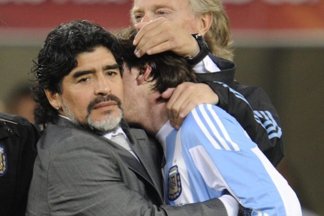 Maradona attacca Messi: “Va in bagno 20 volte prima delle partite, non può essere un leader”