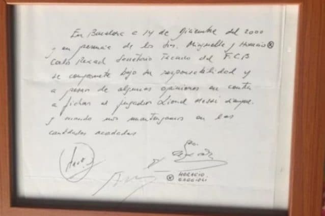 La foto del primo contratto di Messi pubblicata dal quotidiano Marca (immagine di infobae.com)