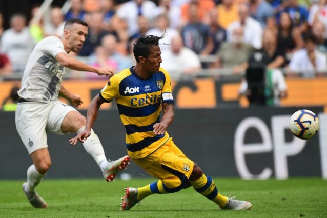 Calciomercato, ufficiale: Bruno Alves ha rinnovato per un altro anno con il Parma