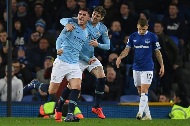 Il Manchester City batte l’Everton e aggancia il Liverpool in vetta alla Premier