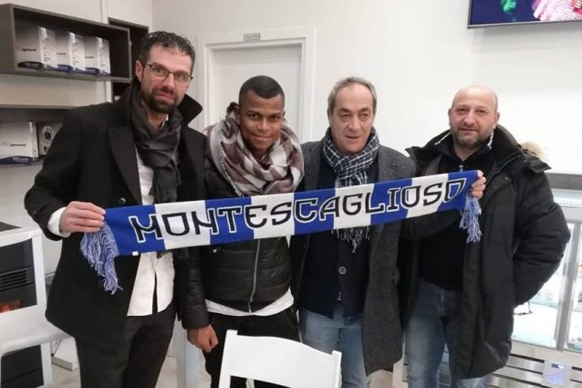 https://www.facebook.com/Montescaglioso–Calcio–108438149736616/