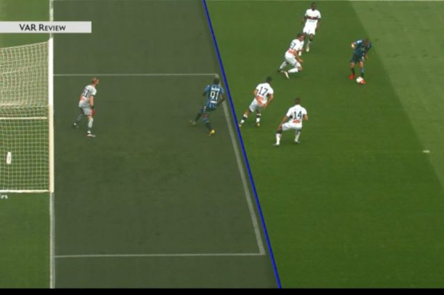 Moviola di Atalanta-Genoa, perché l’arbitro annulla i gol di Gosens e Zapata. Var decisivo