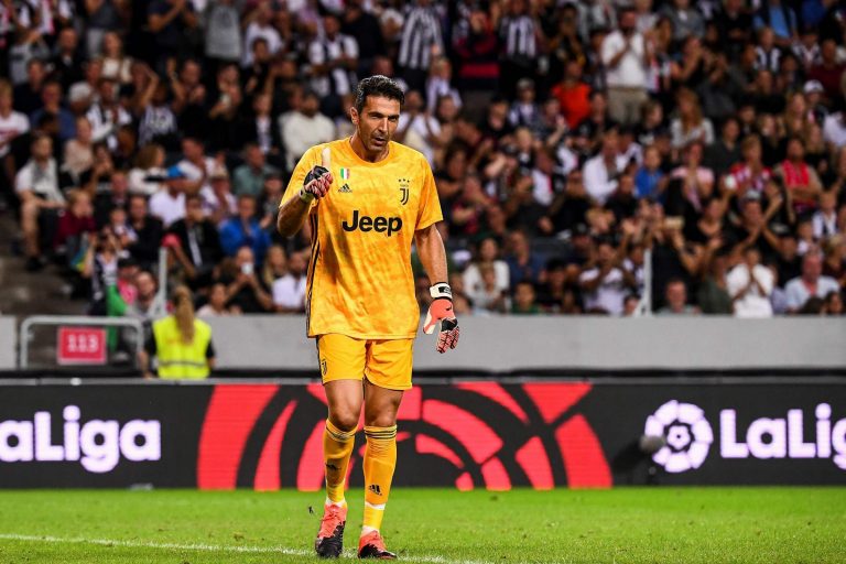 Buffon: Juve la mia famiglia. Napoli nostra rivale per lo ...