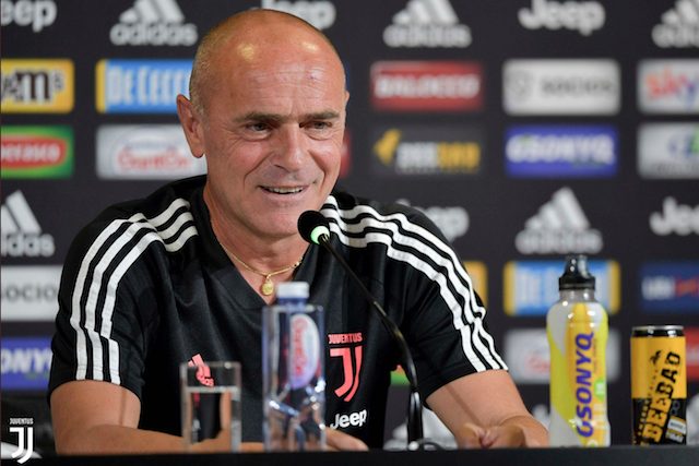 https://twitter.com/juventusfc