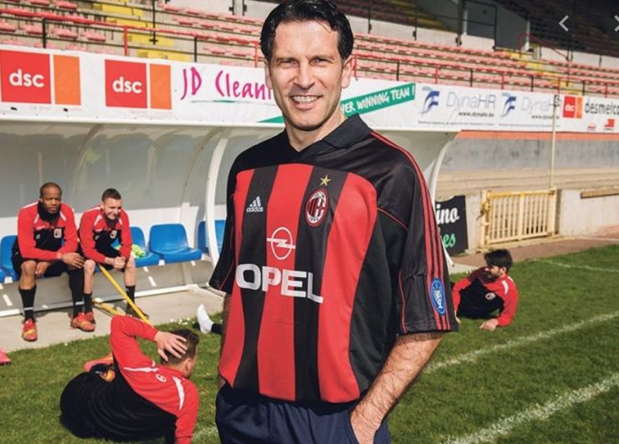 Drazen Brncic, giocò solo cinque partite con il Milan nel 2000-2001, fu poi scambiato con Andrea Pirlo, che all'epoca giocava all'Inter.