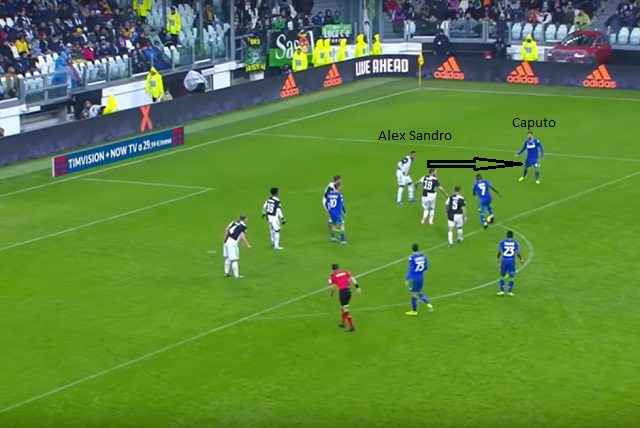 Errore in Juventus – Sassuolo: Alex Sandro lascia tanto spazio a Caputo